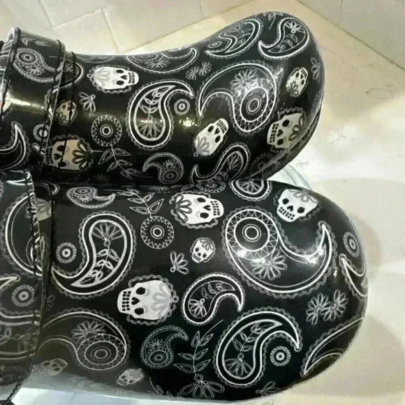 NEW SANITA ESTELLE CLOGS BLACK GREY SUGAR SKULLS & PAISLEY PATENT LEATHER 38 - Picture 9 of 15
